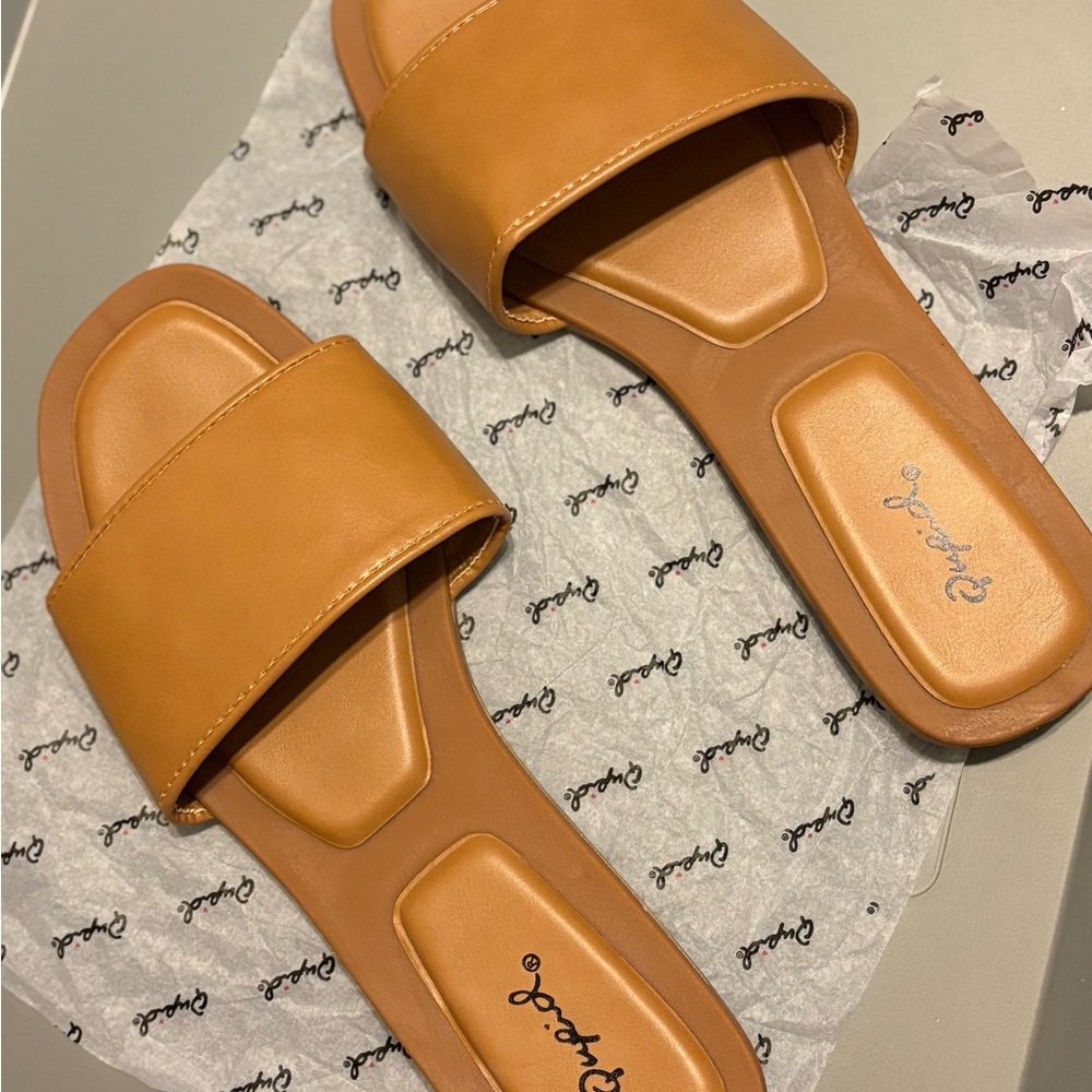 Qupid Tan Minimalist Slide Sandals